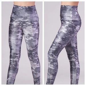 Emily Hsu HiRise Graphite Warrior Capri Leggings , sz M